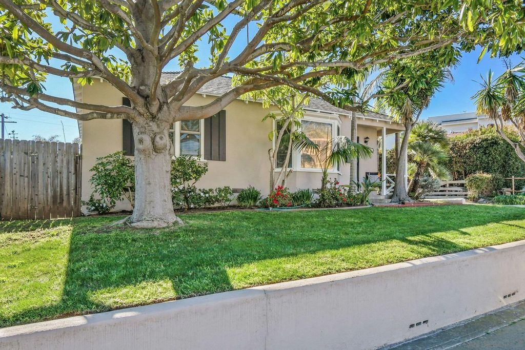 Photo of 3143 Meadow Grove Dr, San Diego, CA 92110 (MLS # 2601004)
