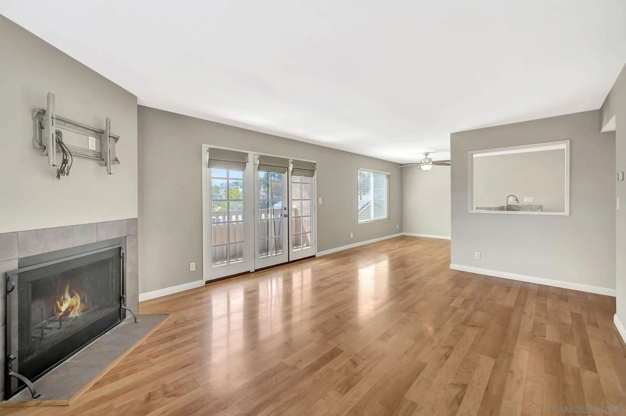 5653 Riley St 105