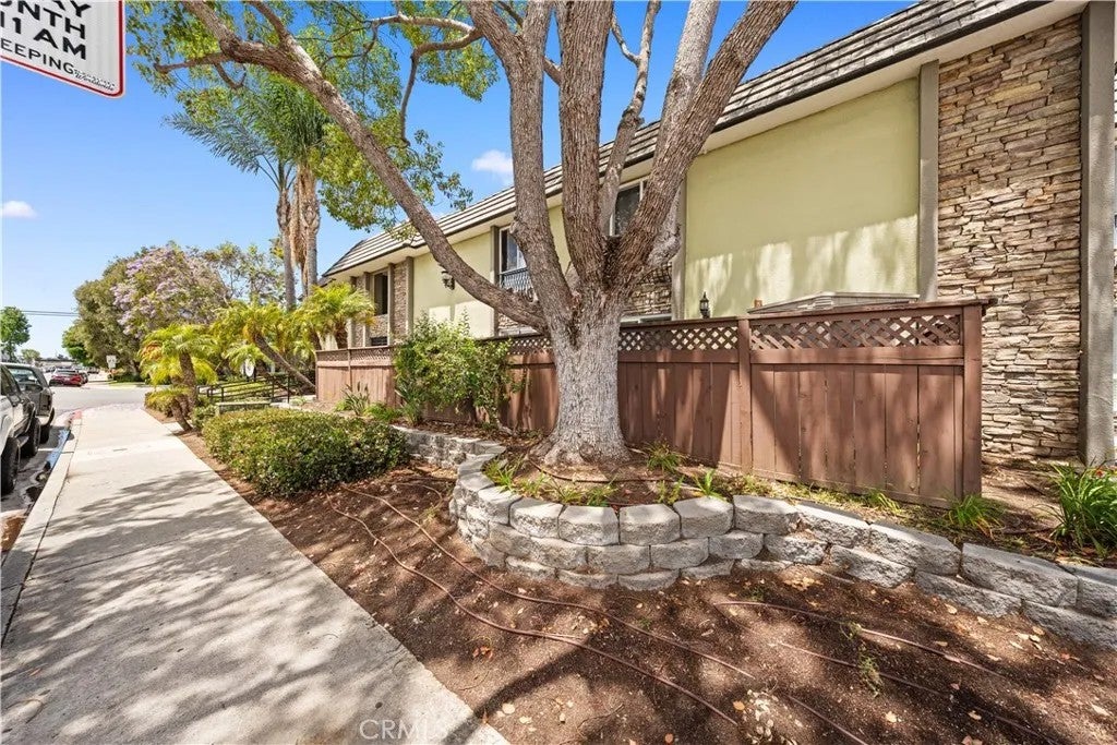 6602 Beadnell Way 22