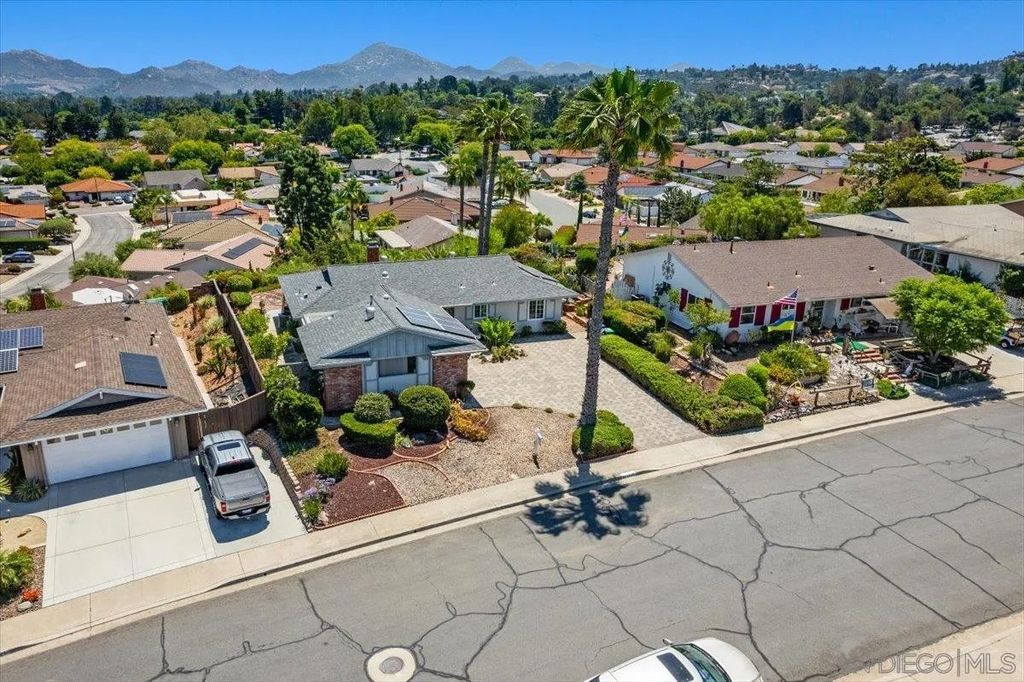 Photo of 16413 Roca Dr, San Diego, CA 92128 (MLS # 260001400)