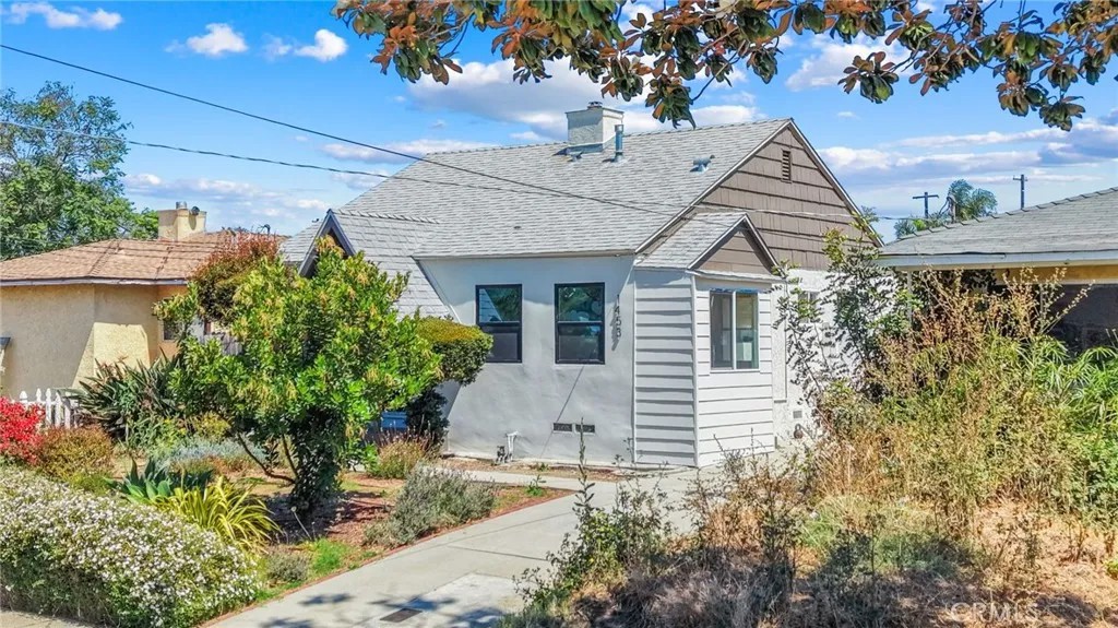 1453 W 215th