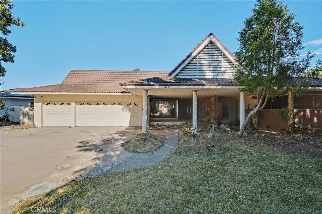 Photo of 9125 Gainford Street, Downey, CA 90240 (MLS # SR26013129)