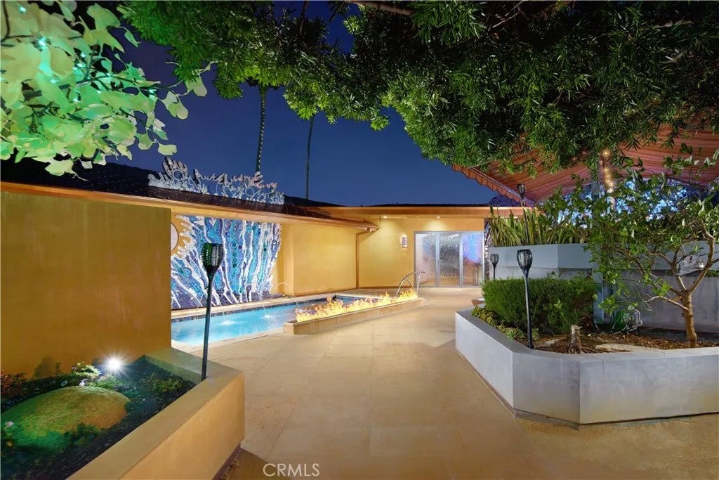 111 S La Senda Drive