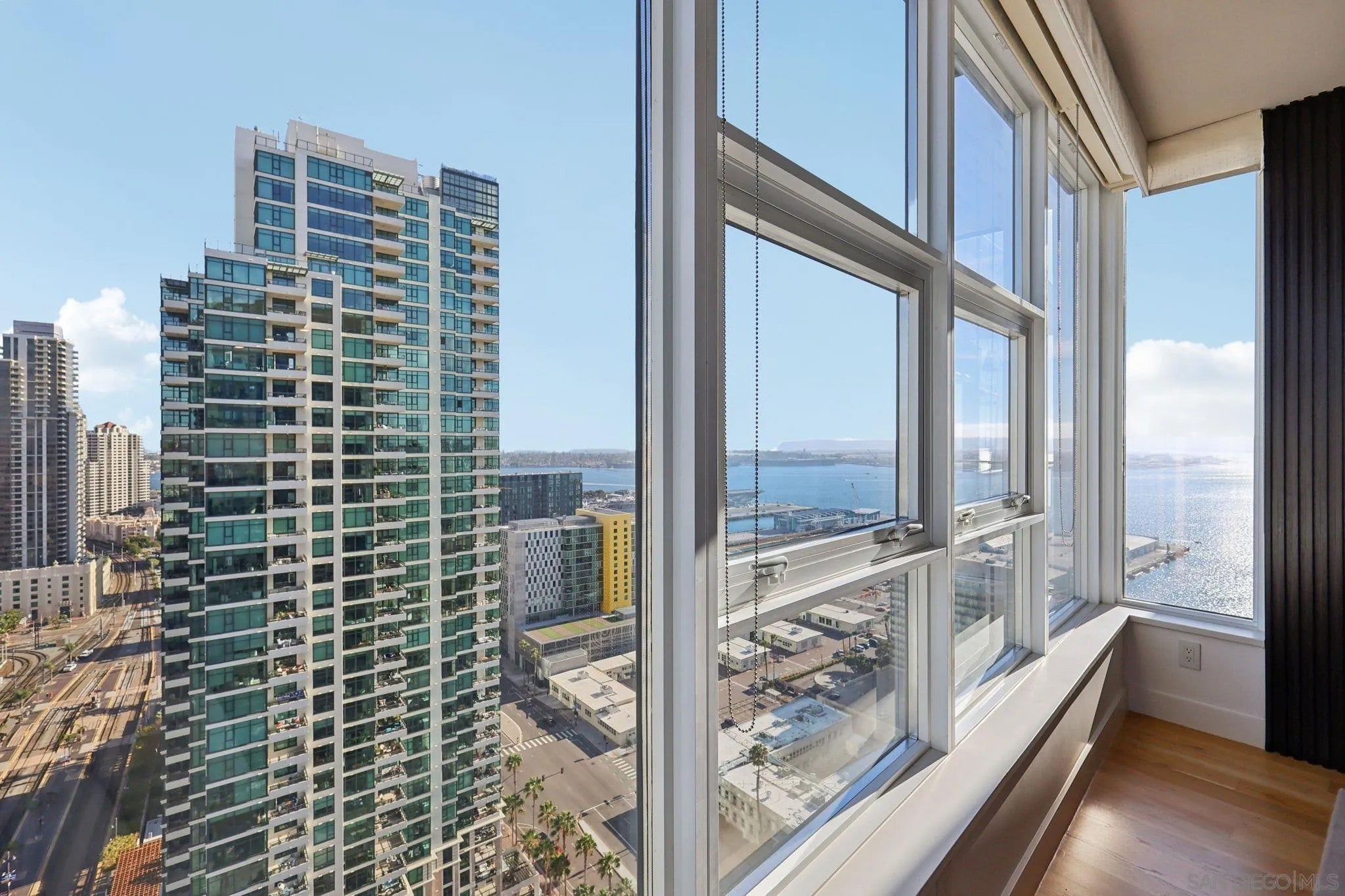 1325 Pacific Highway 2804