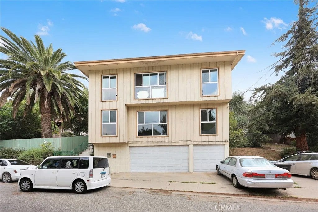 2575 Riverside Terrace