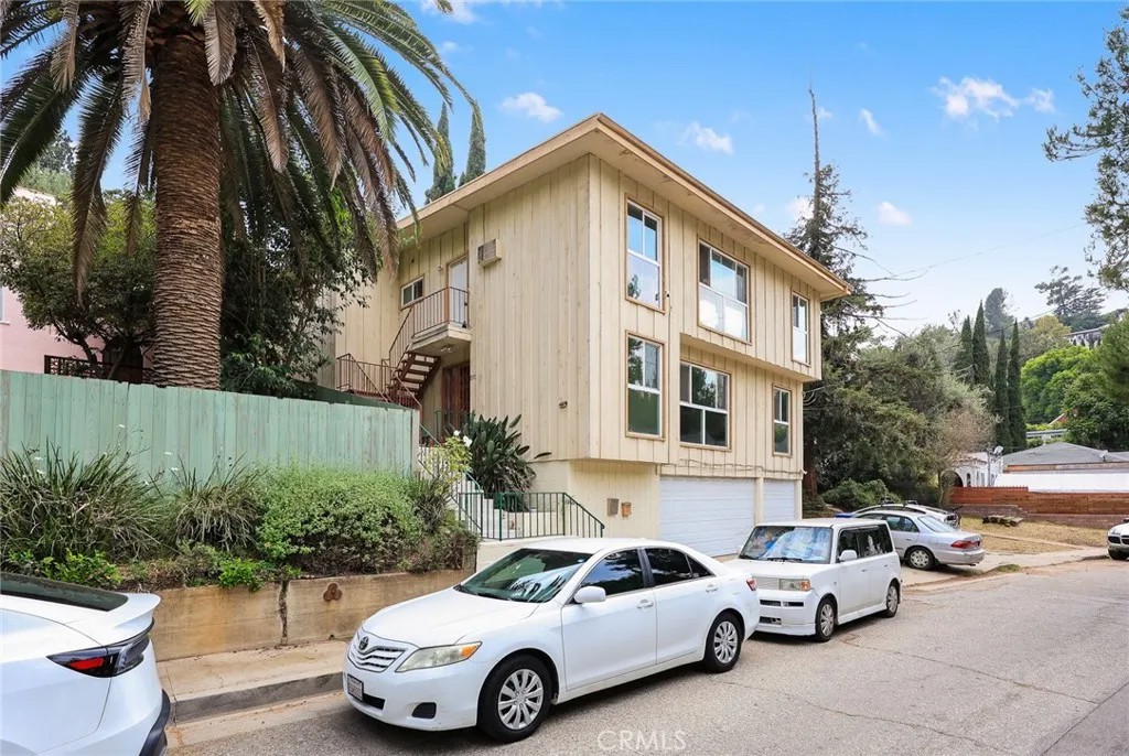 2575 Riverside Terrace