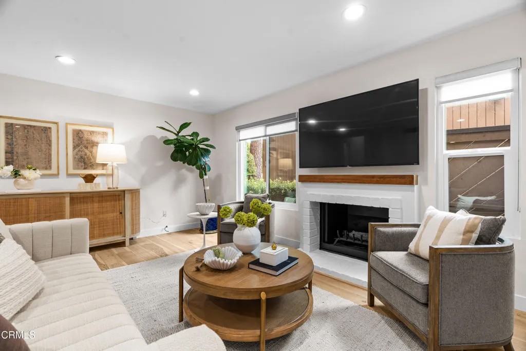 100 Hurlbut Street 9