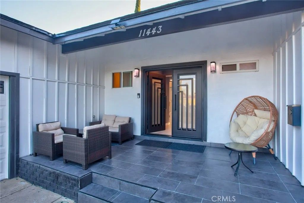Photo of 11443 Debra Avenue, Granada Hills, CA 91344 (MLS # SR26096166)