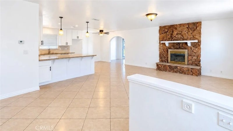 15939 Mojave