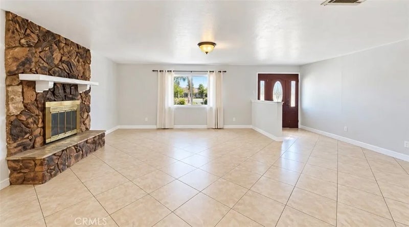 15939 Mojave