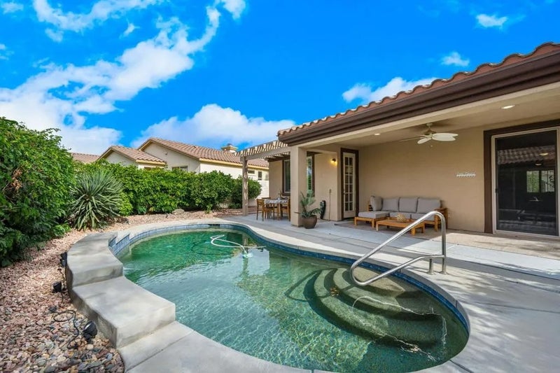 80443 Avenida Linda Vista