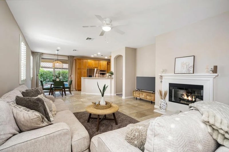 80443 Avenida Linda Vista
