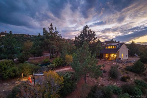Photo of 3129 Pheasant Dr, Julian, CA 92036 (MLS # 250045509)