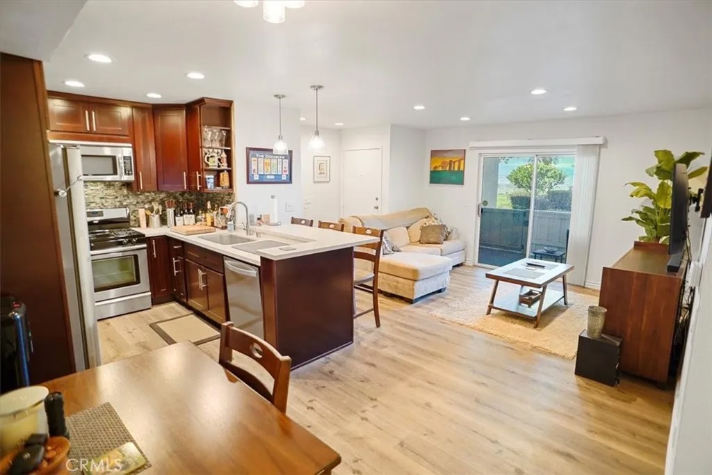 24439 Leonard Tree 102