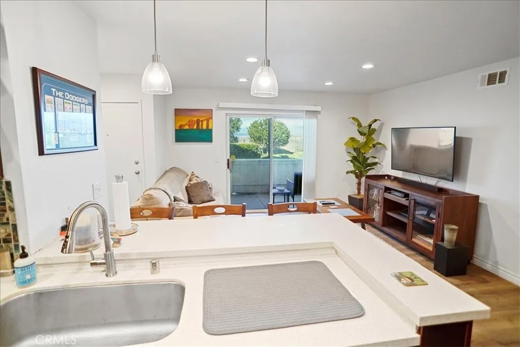 24439 Leonard Tree 102