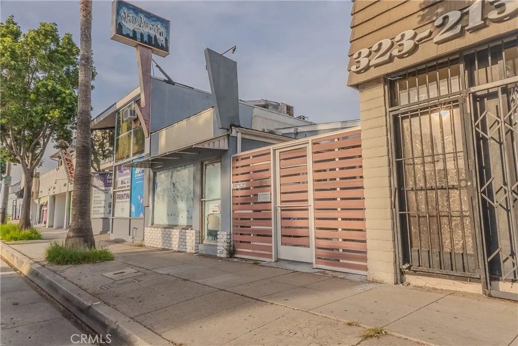 Photo of 5709 E Beverly Boulevard, Los Angeles, CA 90022 (MLS # SR26027966)