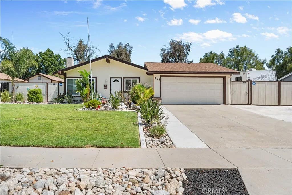 Photo of 871 W Francis ST, Corona, CA 92882 (MLS # IG26125925)