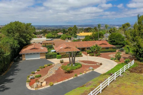 Photo of 2720 Mason Way, Vista, CA 92084 (MLS # 260020048)