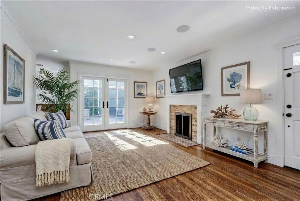 Photo of 456 30th Street, Manhattan Beach, CA 90266 (MLS # SB26026925)