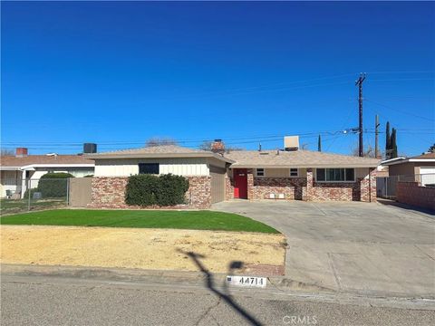 Photo of 44714 2nd St, Lancaster, CA 93535 (MLS # SR26055207)