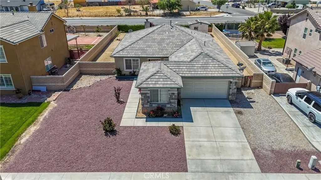 Photo of 13767 Buttermilk RD, Victorville, CA 92392 (MLS # DW26104160)
