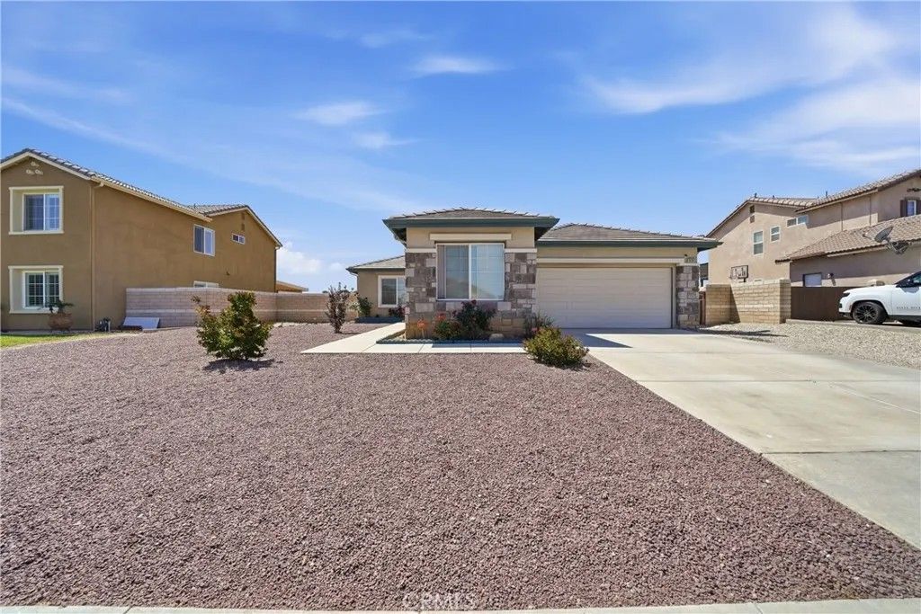 Photo of 13767 Buttermilk RD, Victorville, CA 92392 (MLS # DW26104160)