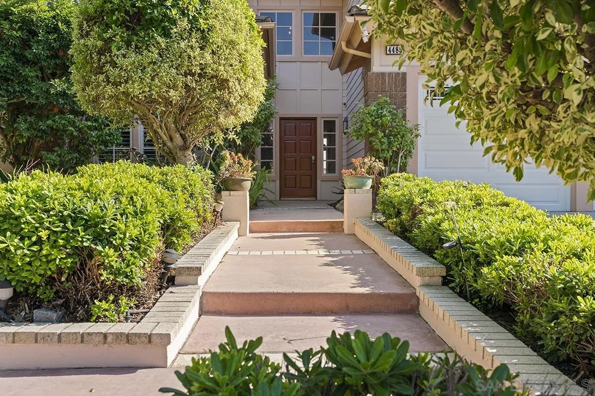 4485 Sunset Bluffs Way