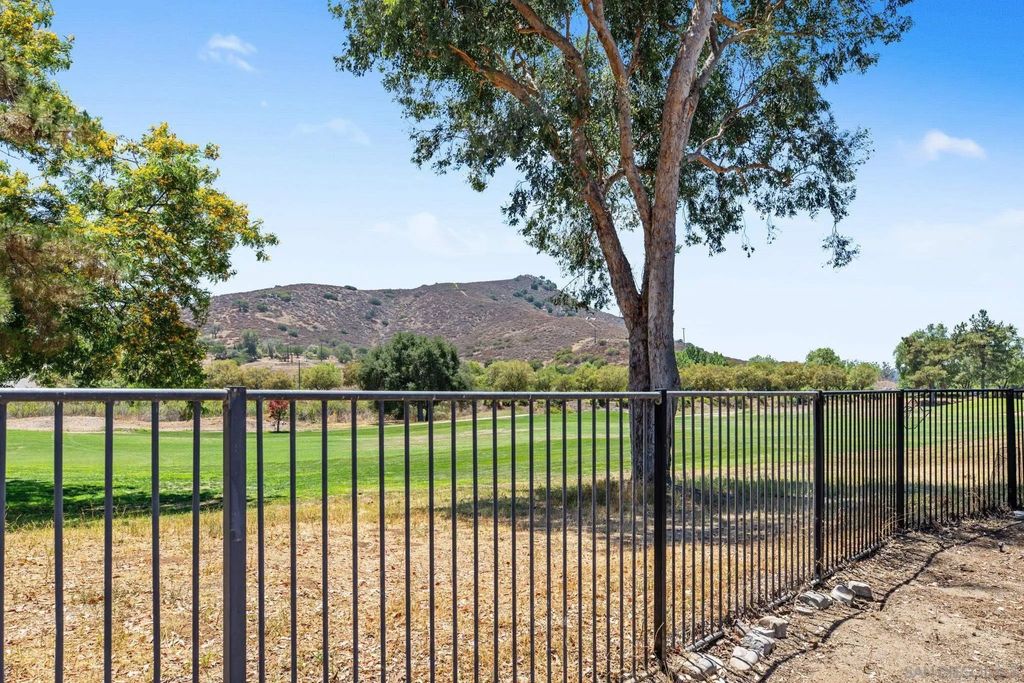 Photo of 3083 Sprucewood Ln, Escondido, CA 92027 (MLS # 250040601)
