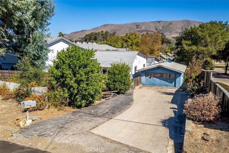 3280 Rockview Place