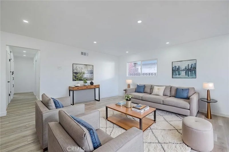 737 W Avenue H7
