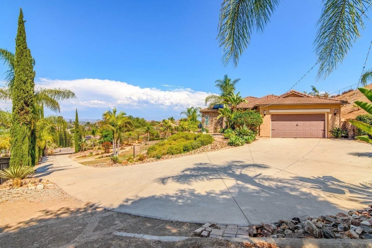 4425 Highland Oaks St