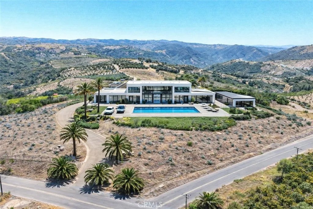 Photo of 1 El Calamar, Temecula, CA 92590 (MLS # SW26083778)