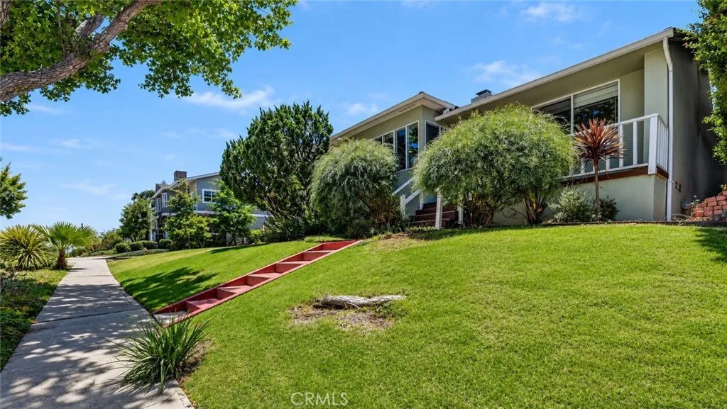 3289 Inglewood Boulevard
