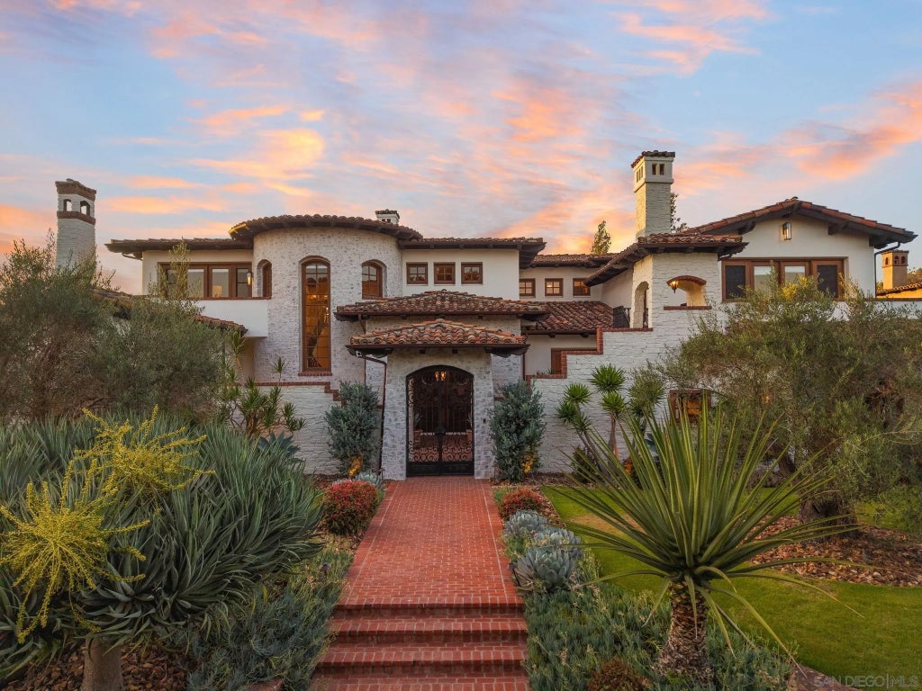 Photo of 18446 Calle La Serra, Rancho Santa Fe, CA 92091 (MLS # 260020305)