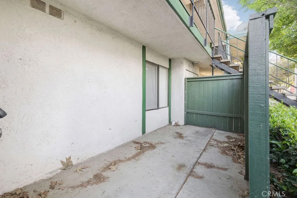 1735 E Washington F14 F14
