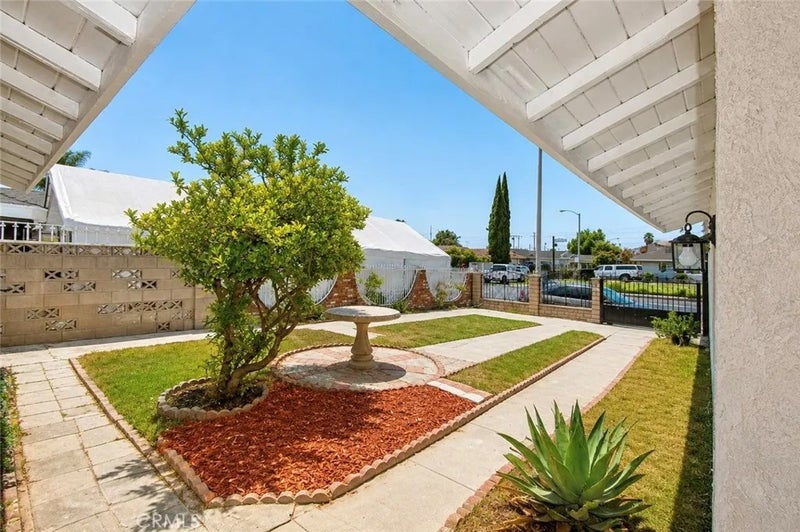 2332 Silverbay