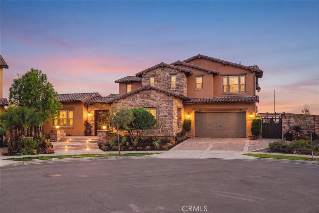 2252 E Rosecrans Court