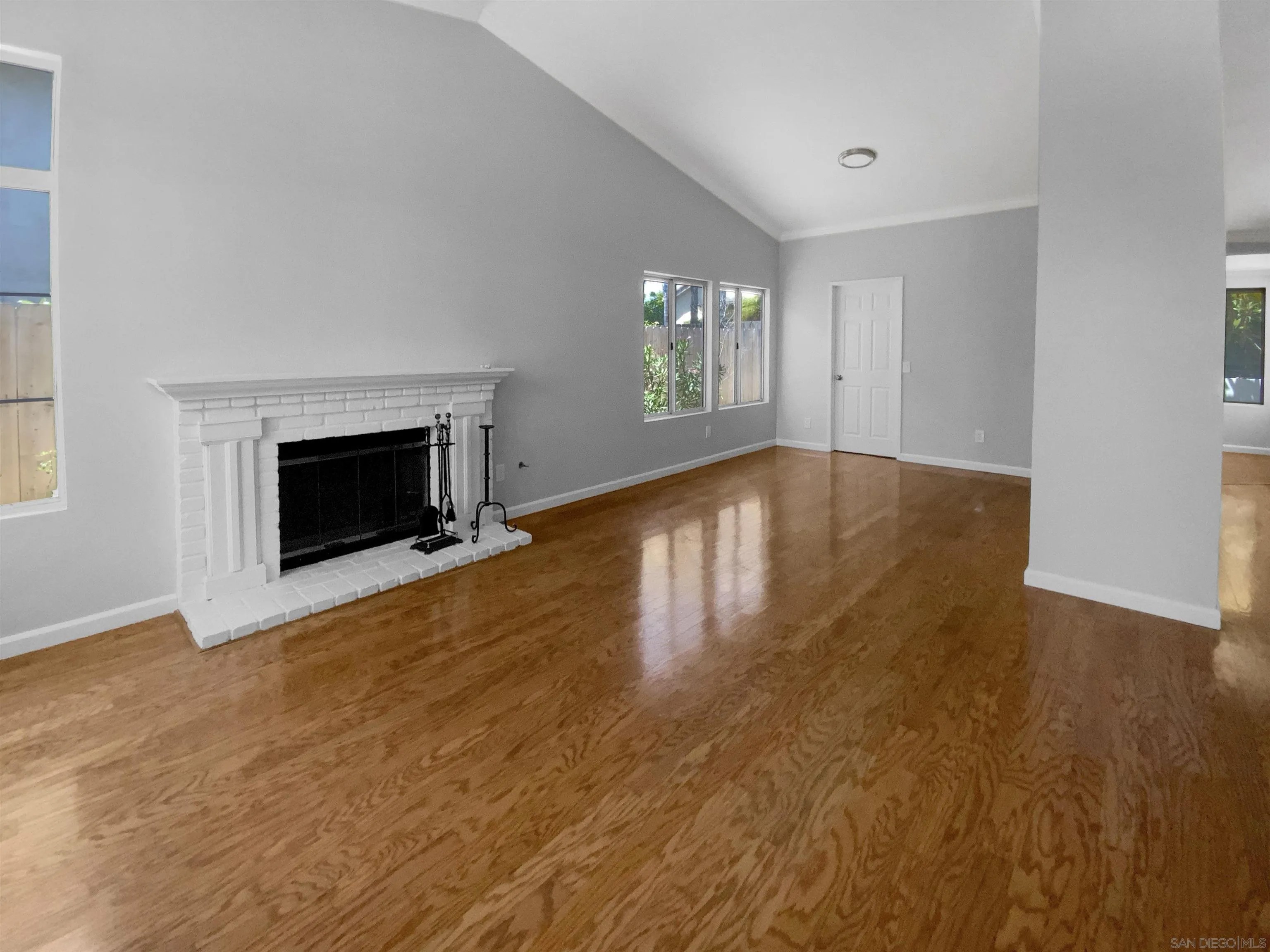 8862 La Cartera St