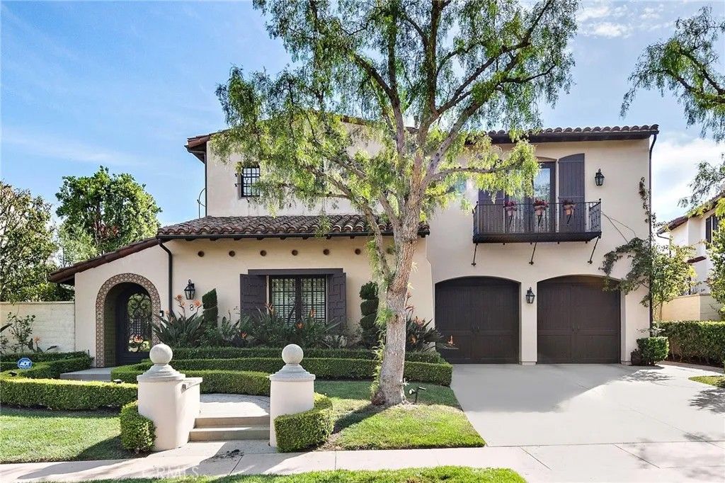 Photo of 8 Whalers Bluff, Newport Coast, CA 92657 (MLS # OC25272752)