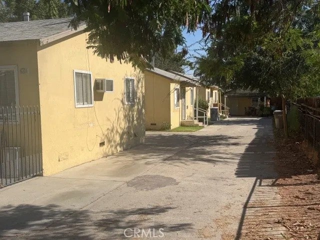 2037 Oregon Street