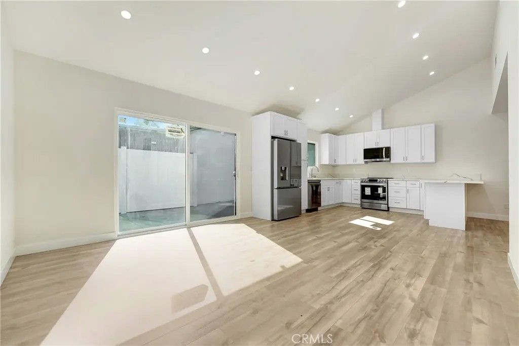 Photo of 15952 Cohasset Street, Van Nuys, CA 91406 (MLS # SR26005393)