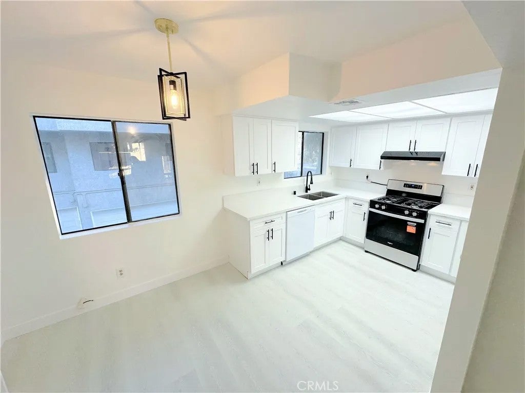 9140 Burnet