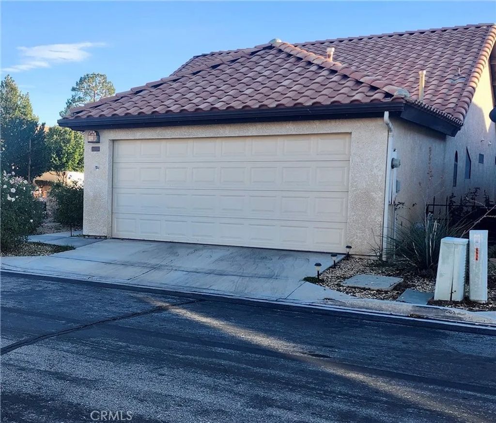 Photo of 19273 Palm Way, Apple Valley, CA 92308 (MLS # IG26010141)