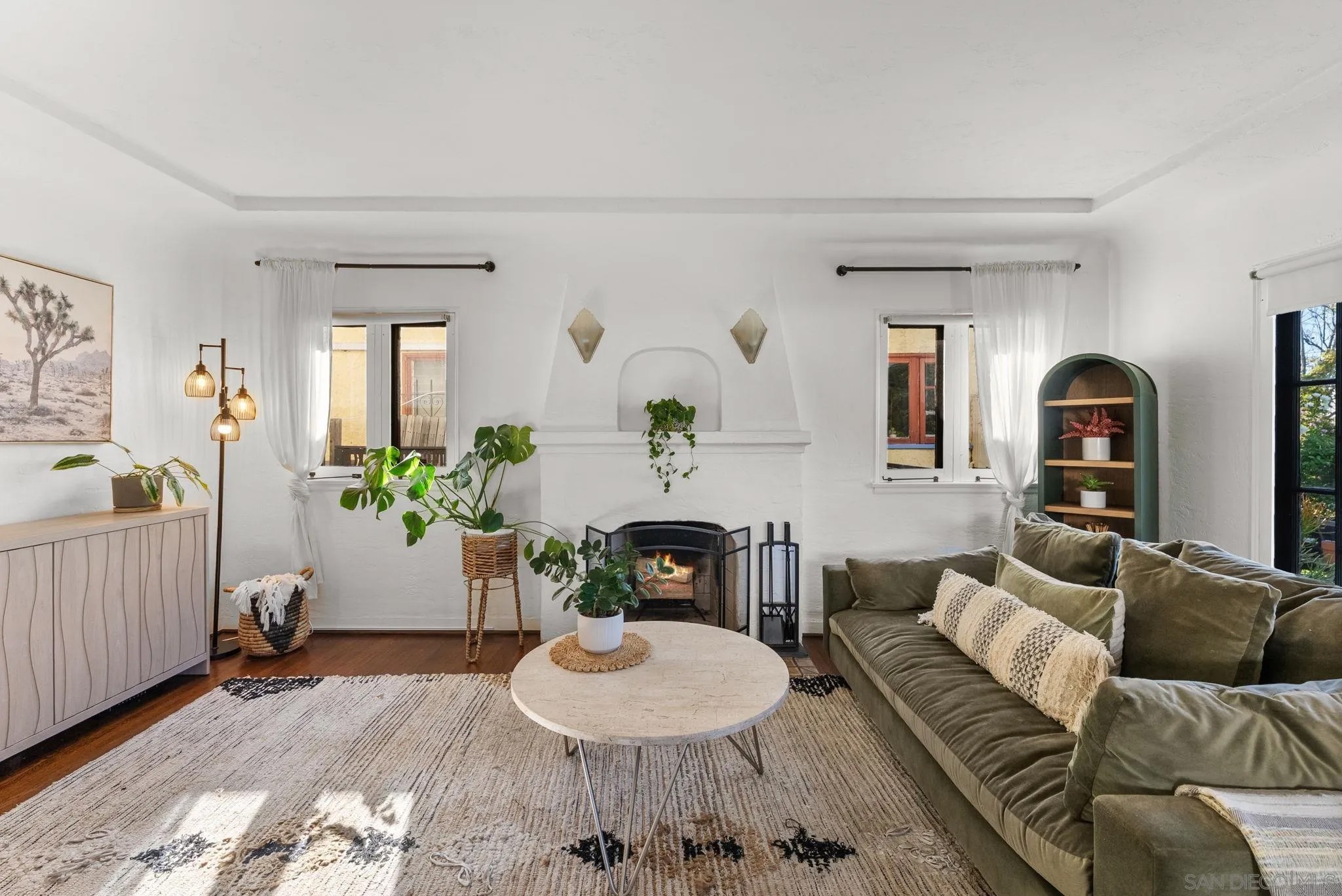 4762 E Mountain View Drive