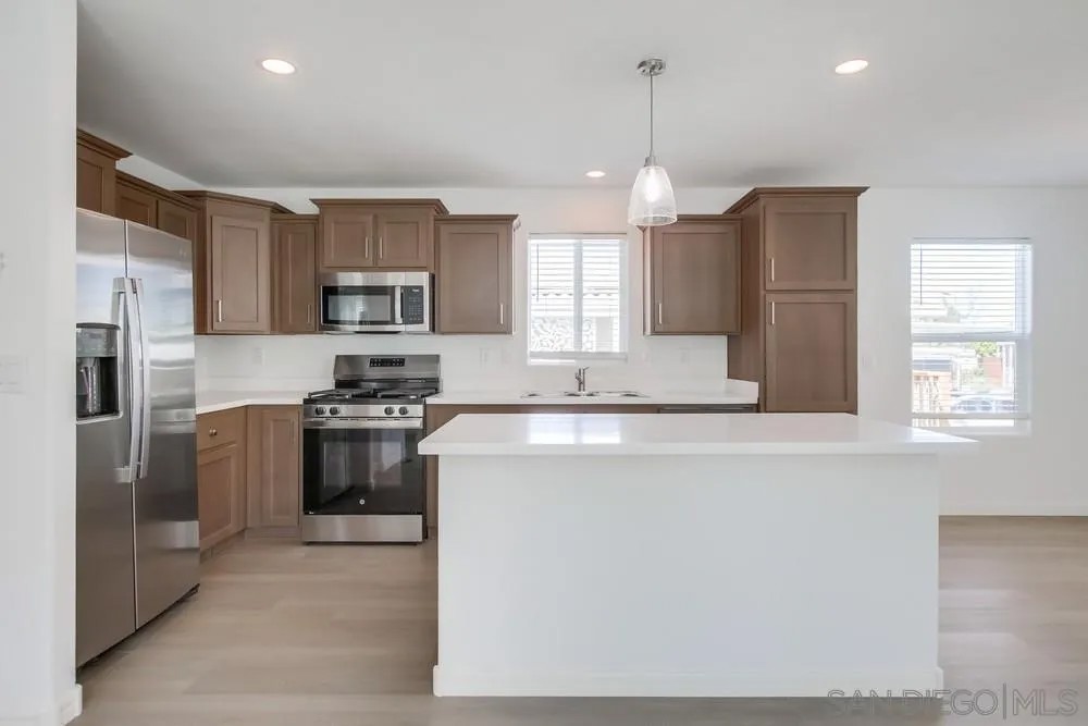 1120 Pepper Dr 73