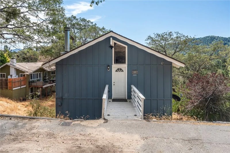 29199 Lake Brook