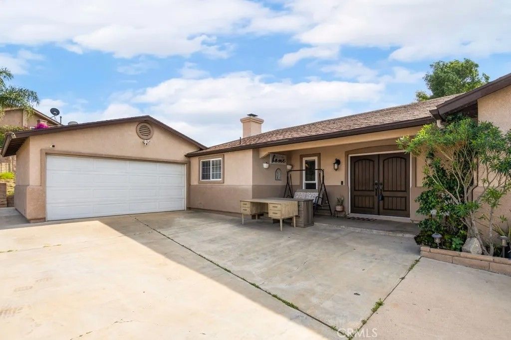 Photo of 7233 Bel Air Street, Corona, CA 92881 (MLS # PW26053733)