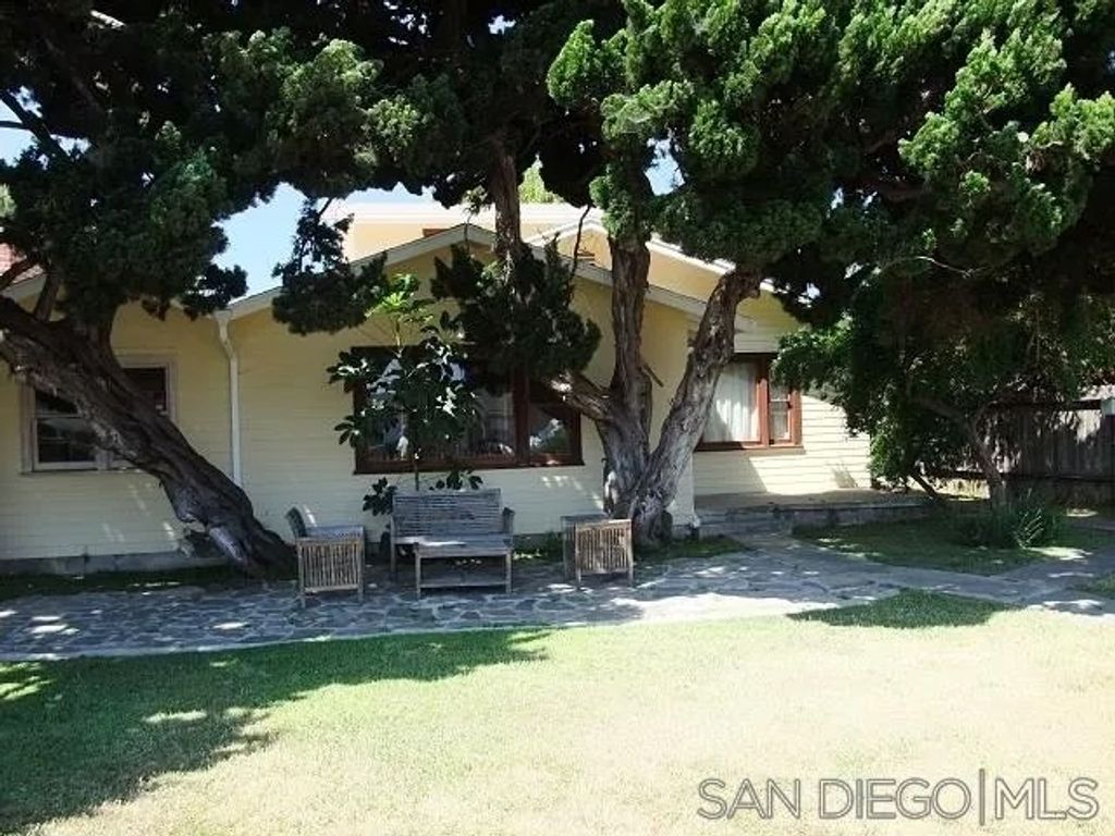 Photo of 1909 S Tremont St, Oceanside, CA 92054 (MLS # 260001898)
