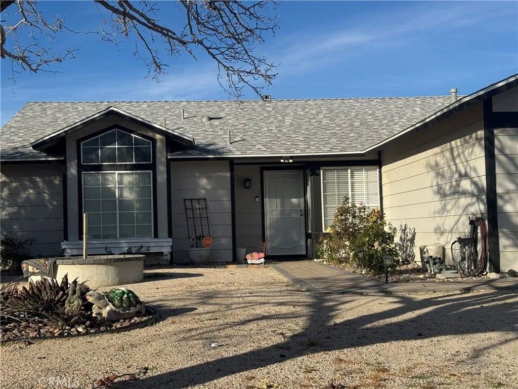 Photo of 2071 Candice Ave, Rosamond, CA 93560 (MLS # SR26013021)