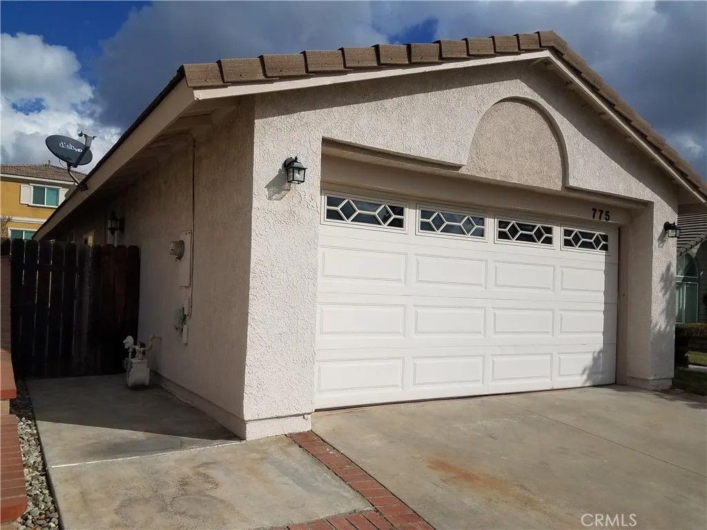 Photo of 775 Falcon View, Upland, CA 91784 (MLS # TR25265296)
